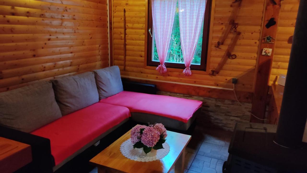 Kuca Za Odmor "Med Strmci" Villa Zlobin Kültér fotó